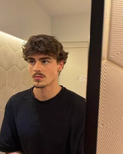Elias, 27